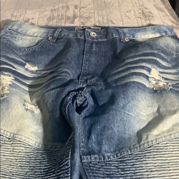 Bleecker Mercer.  Jeans - Picture 4 of 5